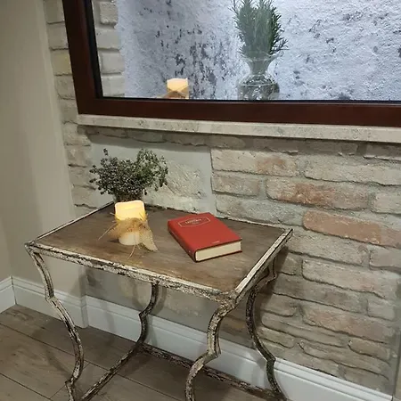 White House Cagliari