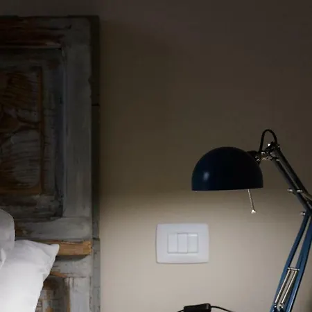 White House * Cagliari