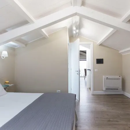 White House * Cagliari